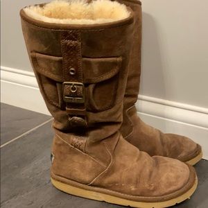 GUC Ugg boots in a clay/putty color